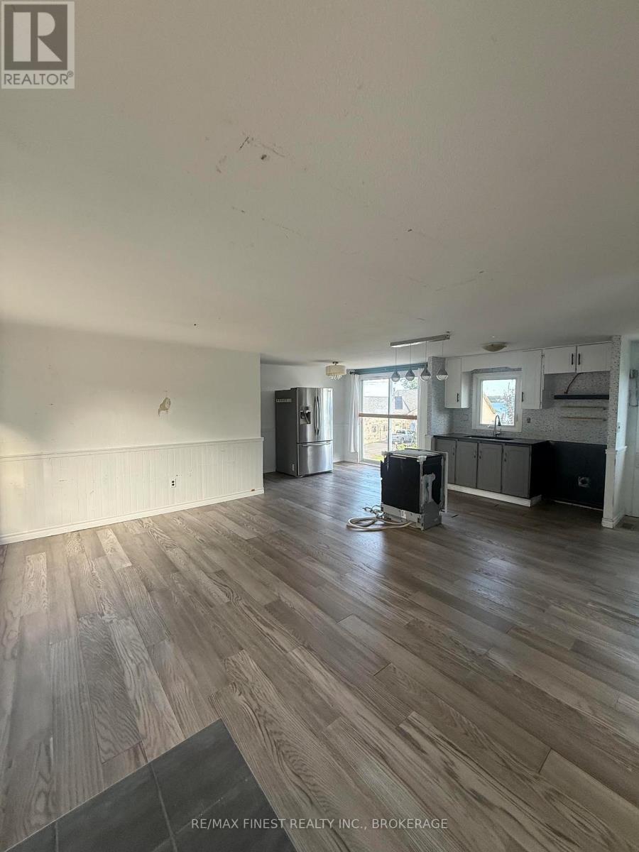 38 MAIN STREET - 6