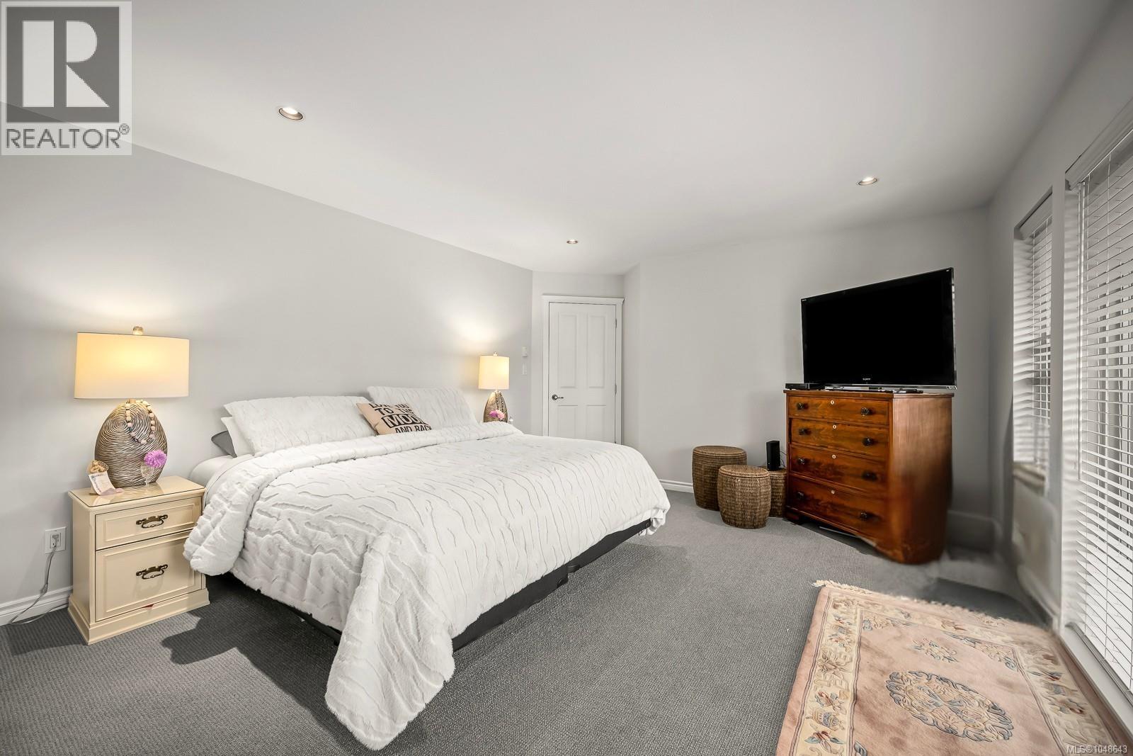 #204 1705 Comox Ave - 4