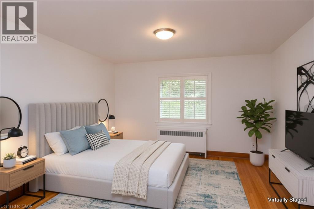8 KINGSWAY Drive - 25