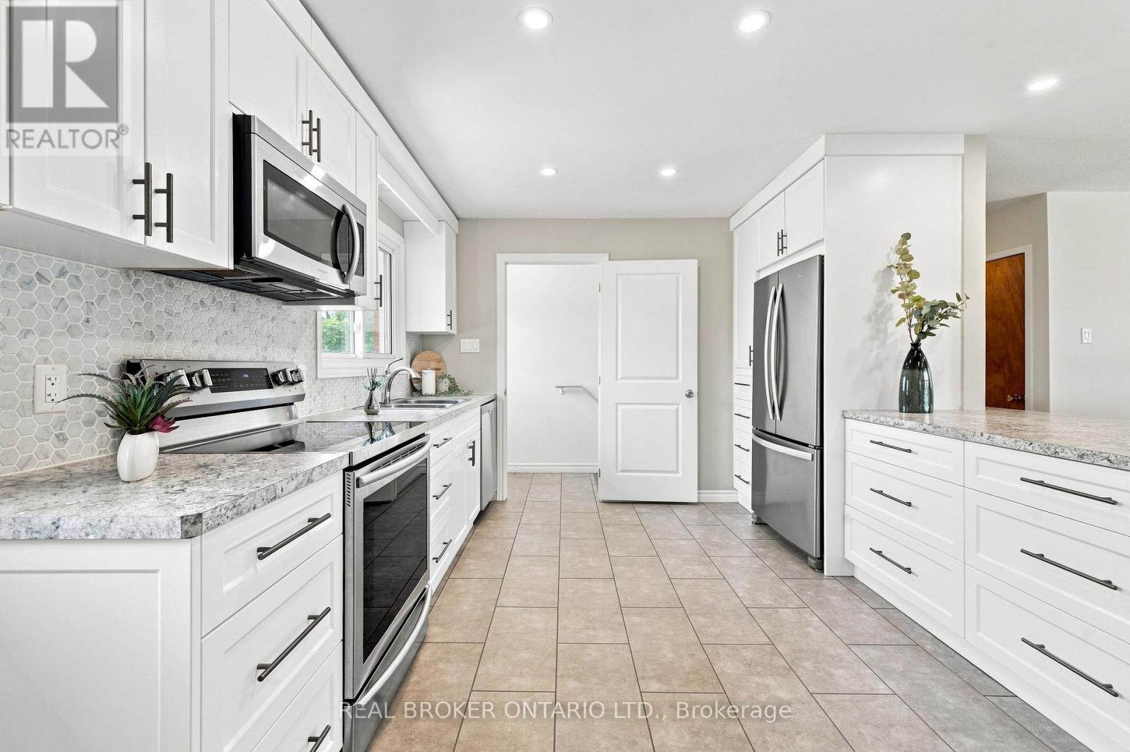 82 MEADOWLANDS DRIVE W - 14