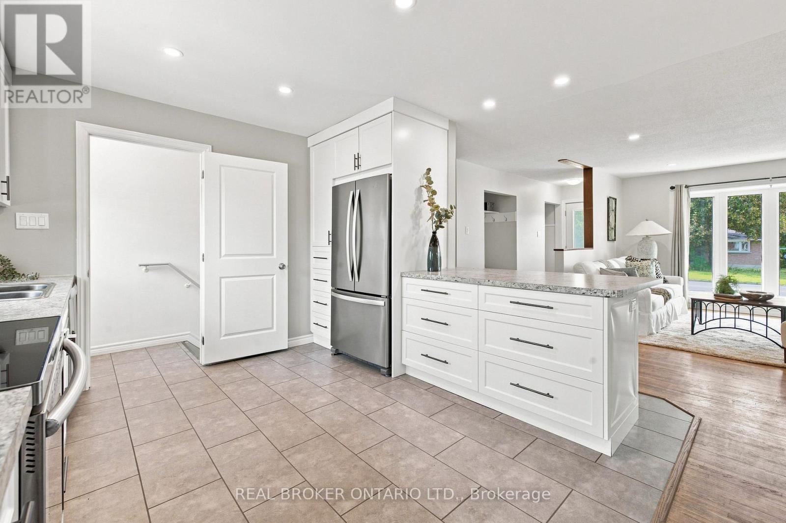 82 MEADOWLANDS DRIVE W - 15