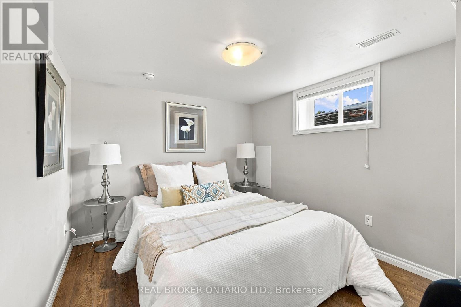 82 MEADOWLANDS DRIVE W - 35