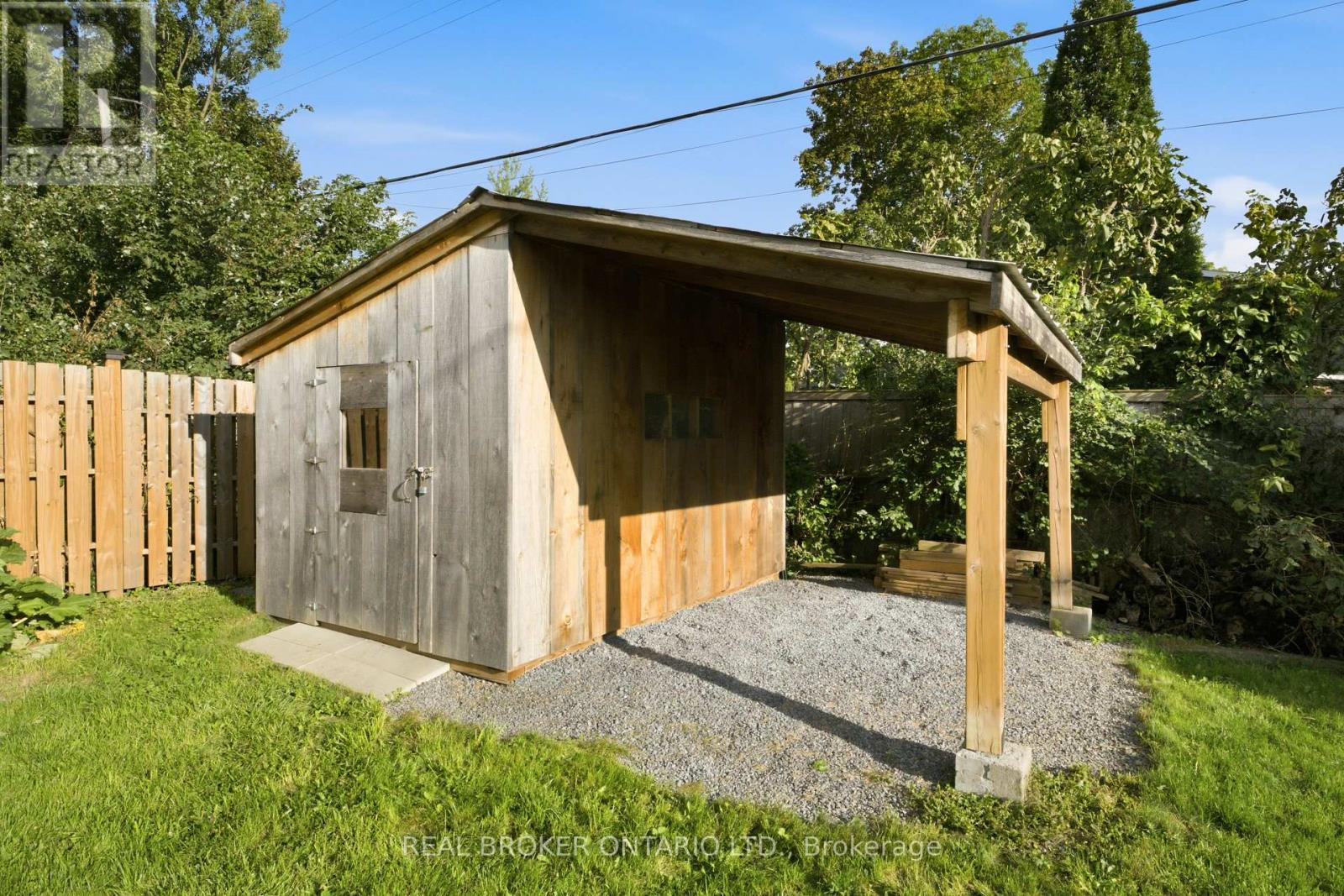 82 MEADOWLANDS DRIVE W - 46