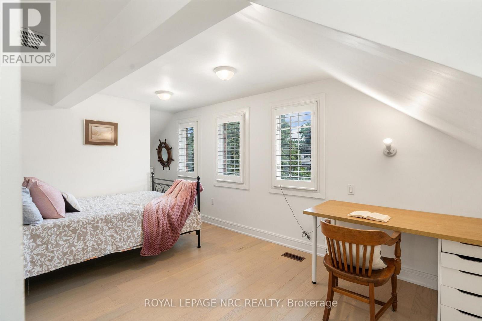 46 ADELENE CRESCENT - Image 21