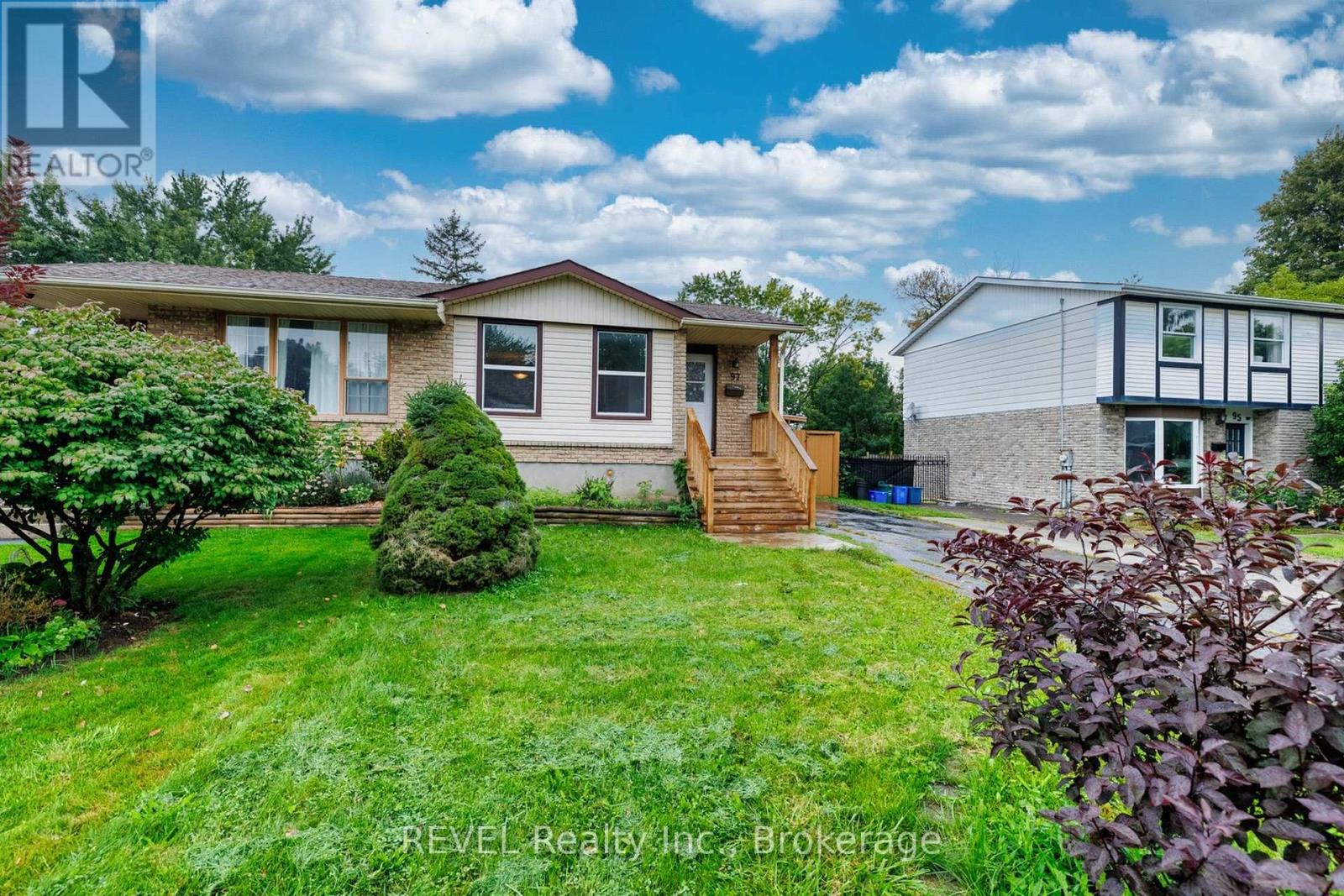 97 TUPPER DRIVE, Thorold (Confederation Heights) — photo 2