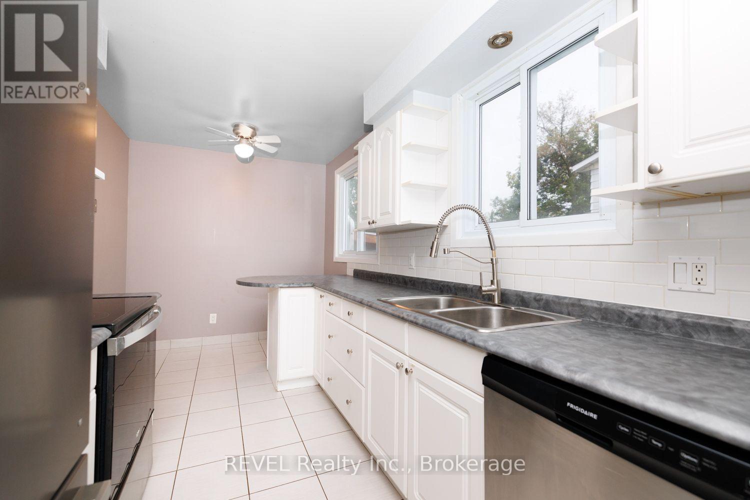 97 TUPPER DRIVE, Thorold (Confederation Heights) — photo 4