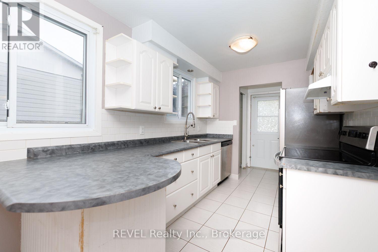 97 TUPPER DRIVE, Thorold (Confederation Heights) — photo 7