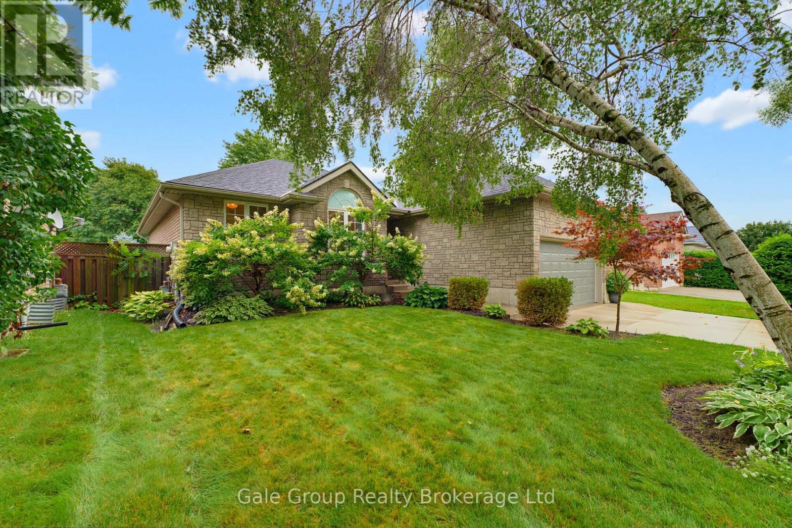 471 ONTARIO STREET, Woodstock (Woodstock - South) — photo 1