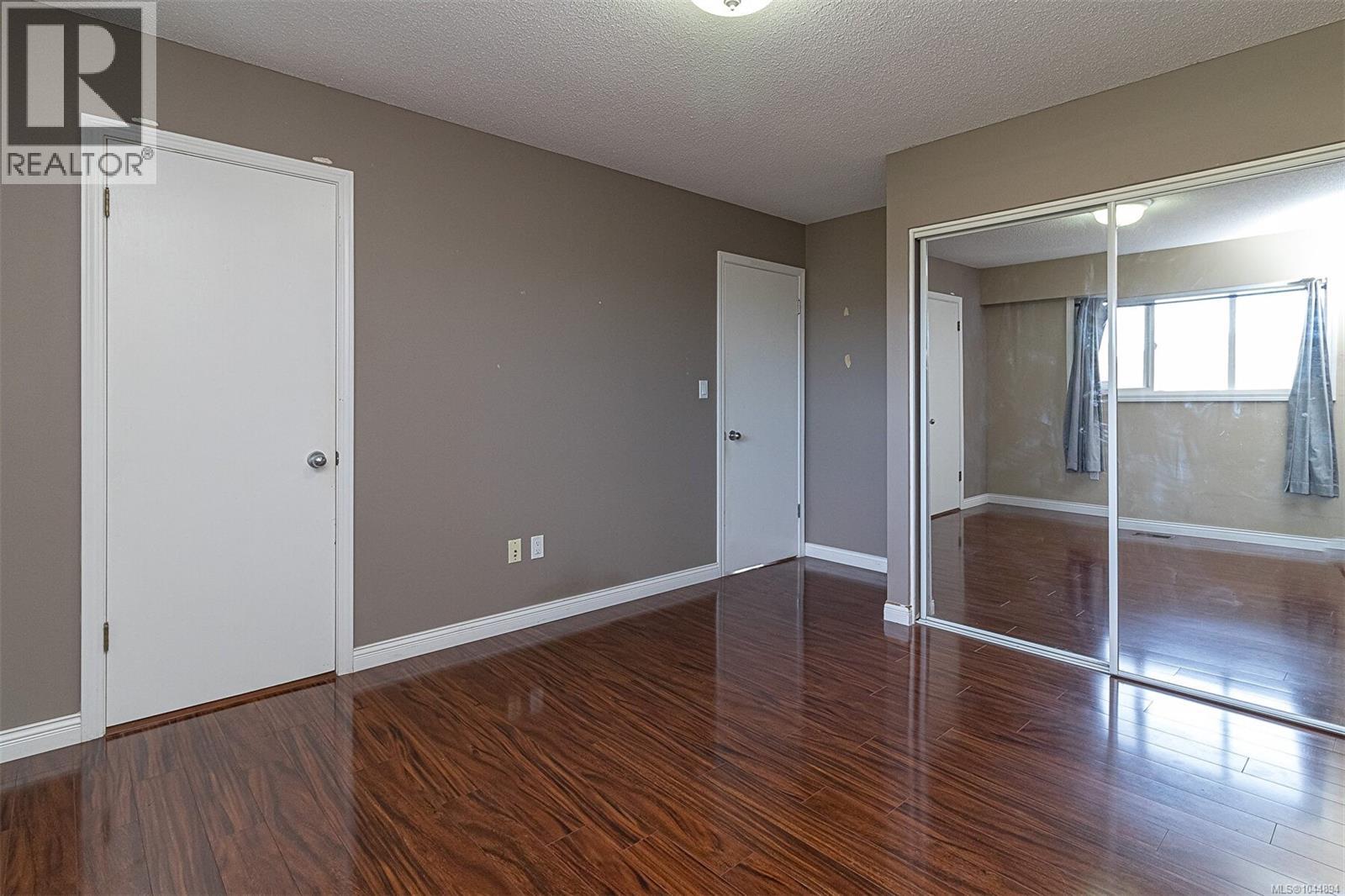 1766 Halliday Pl - 12