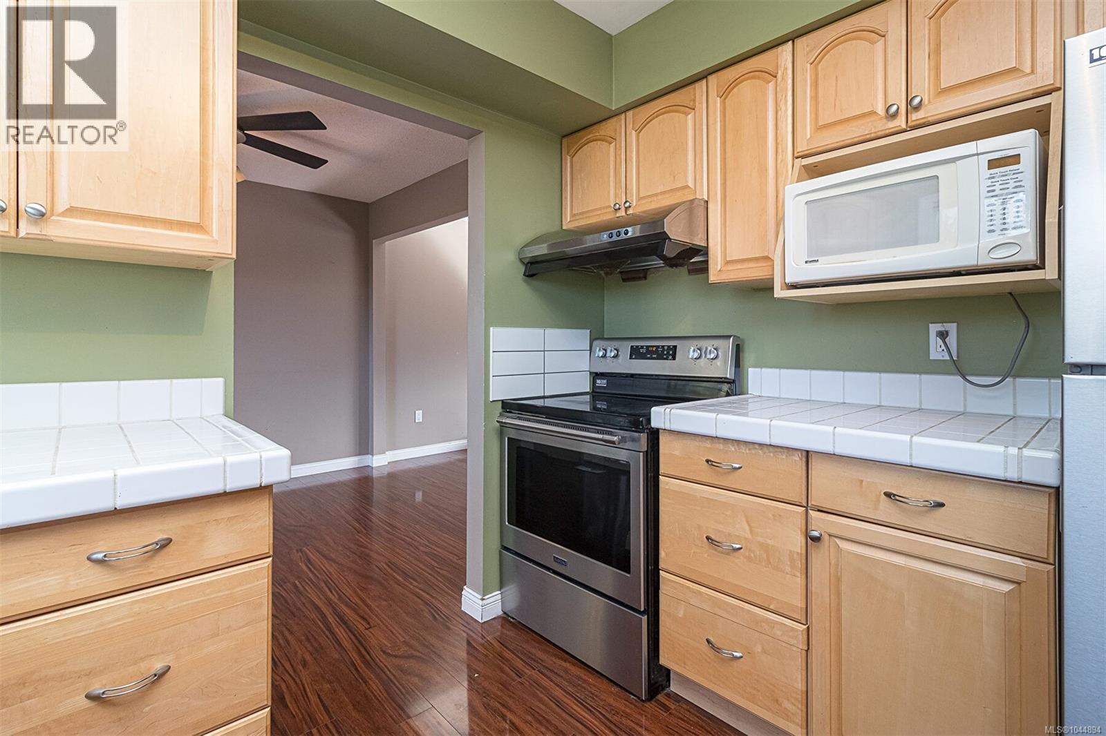 1766 Halliday Pl - 9