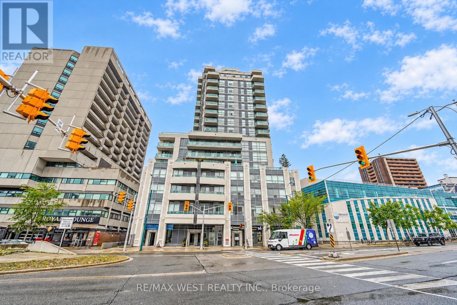 #1211 736 SPADINA AVENUE - 1