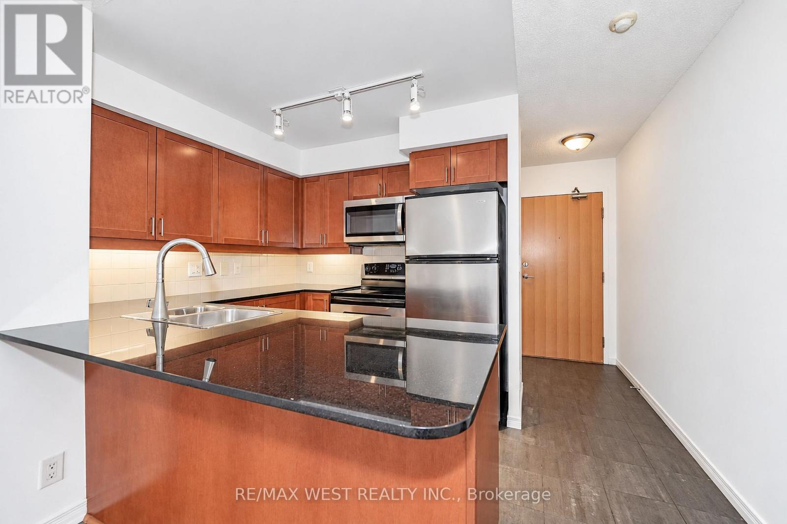 #1211 736 SPADINA AVENUE - 4