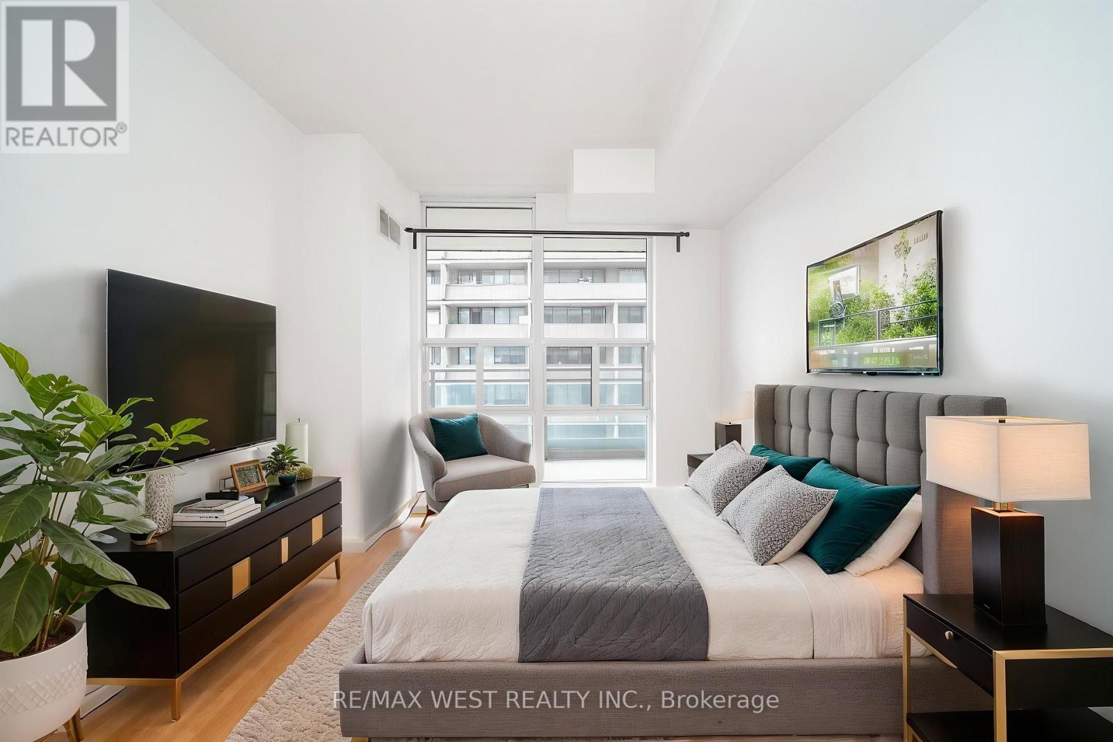 #1211 736 SPADINA AVENUE - 5