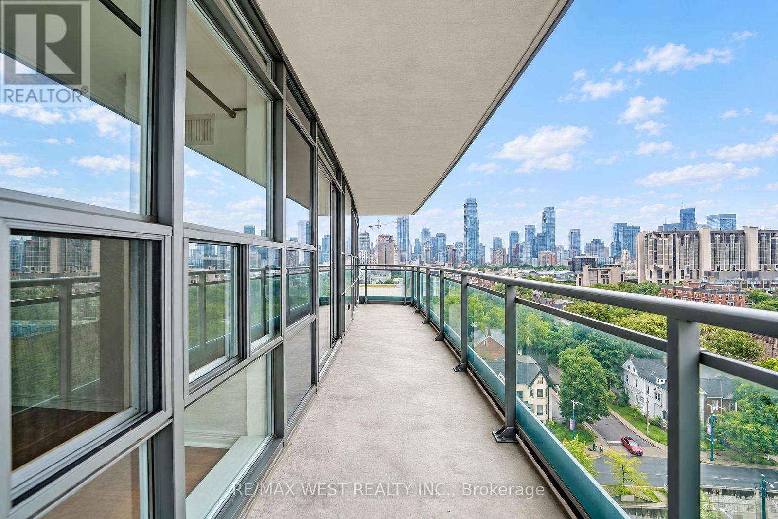 #1211 736 SPADINA AVENUE - 8