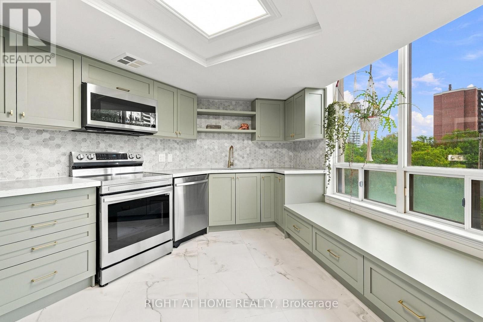 Photo of 1101 Steeles Avenue