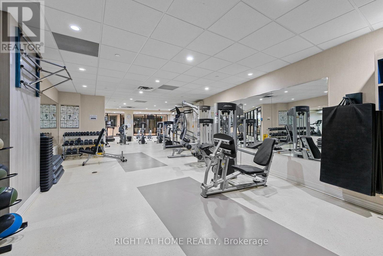 #1904 1555 FINCH AVENUE E - Image 32