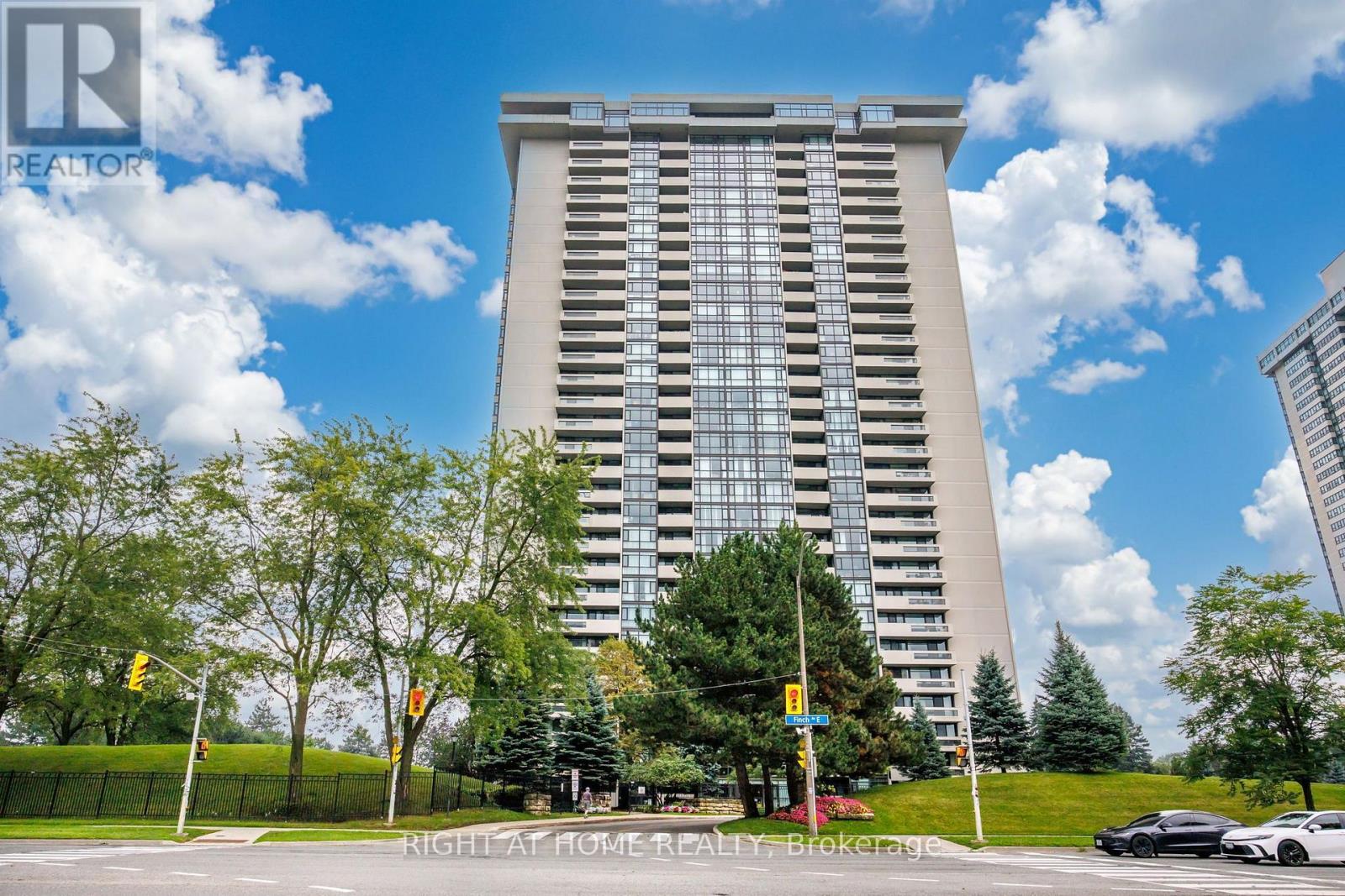 #1904 1555 FINCH AVENUE E - 41