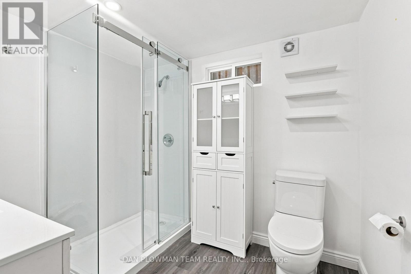 786 MARY STREET N - 35