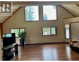 Laundry room - 7524 Valleyview Drive, Fort Nelson, BC V0C1R0 Photo 10