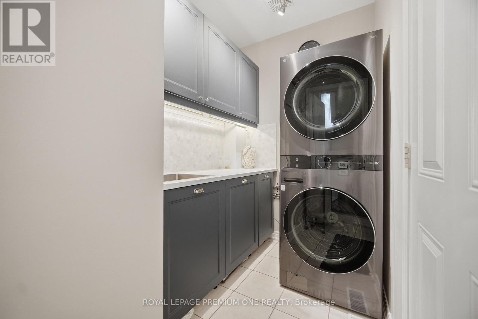 114 BELLINI AVENUE - 19