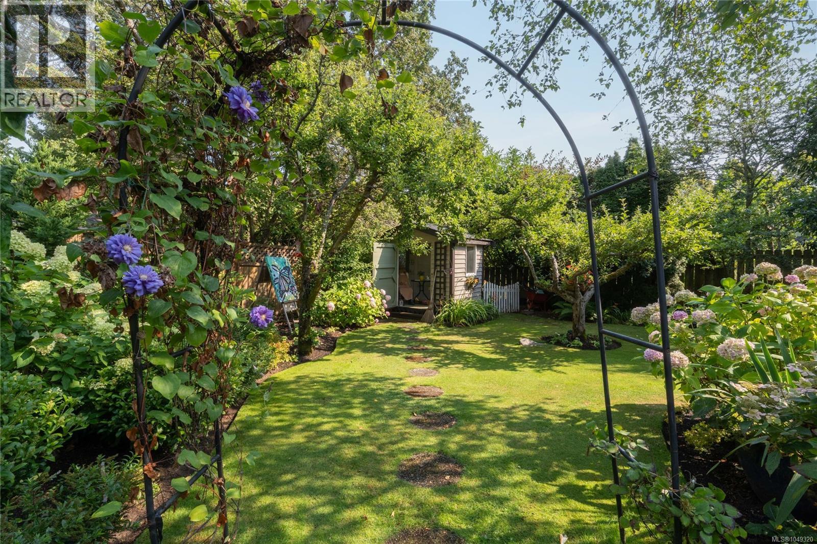 2125 Central Ave, Oak Bay