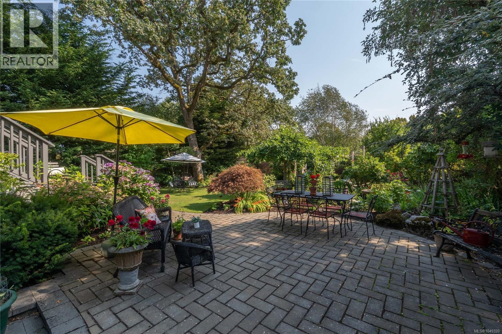 2125 Central Ave, Oak Bay