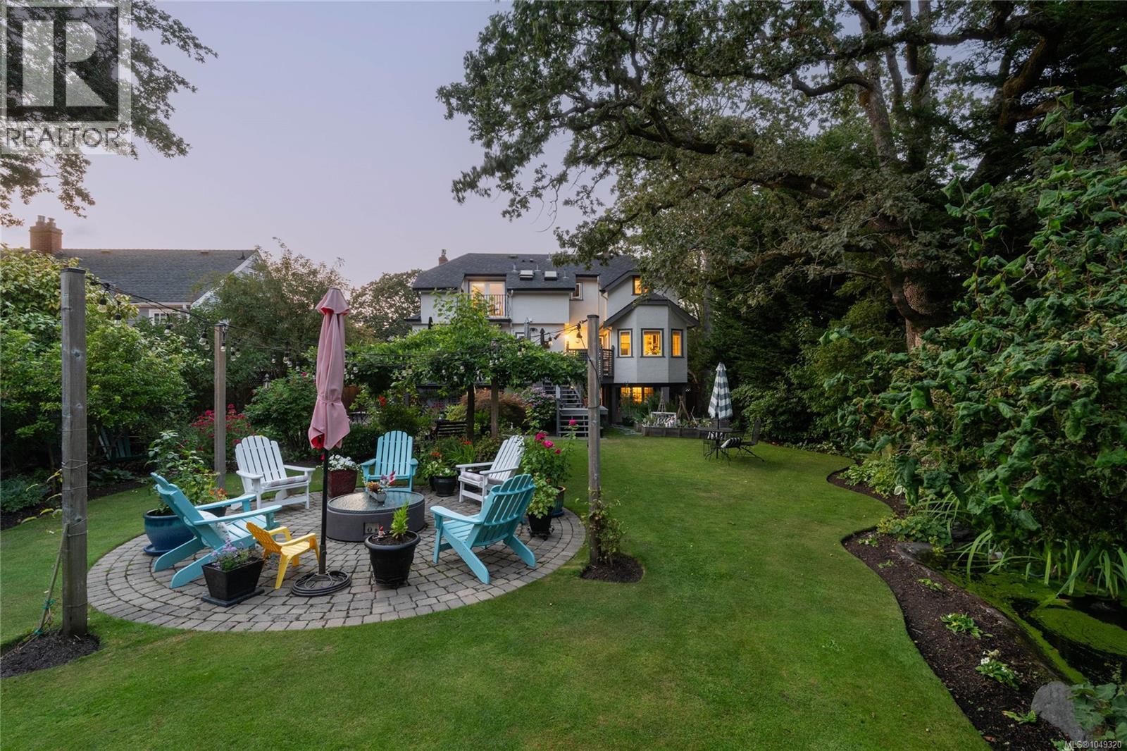 2125 Central Ave, Oak Bay
