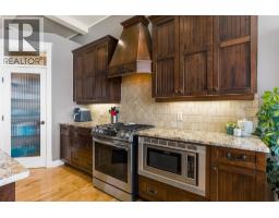 3pc Bathroom - 690 Devonian Avenue, Kelowna, BC V1W5C2 Photo 12