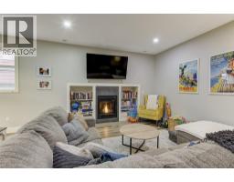 Living room - 1940 Ethel Street, Kelowna, BC V1Y2Z5 Photo 7