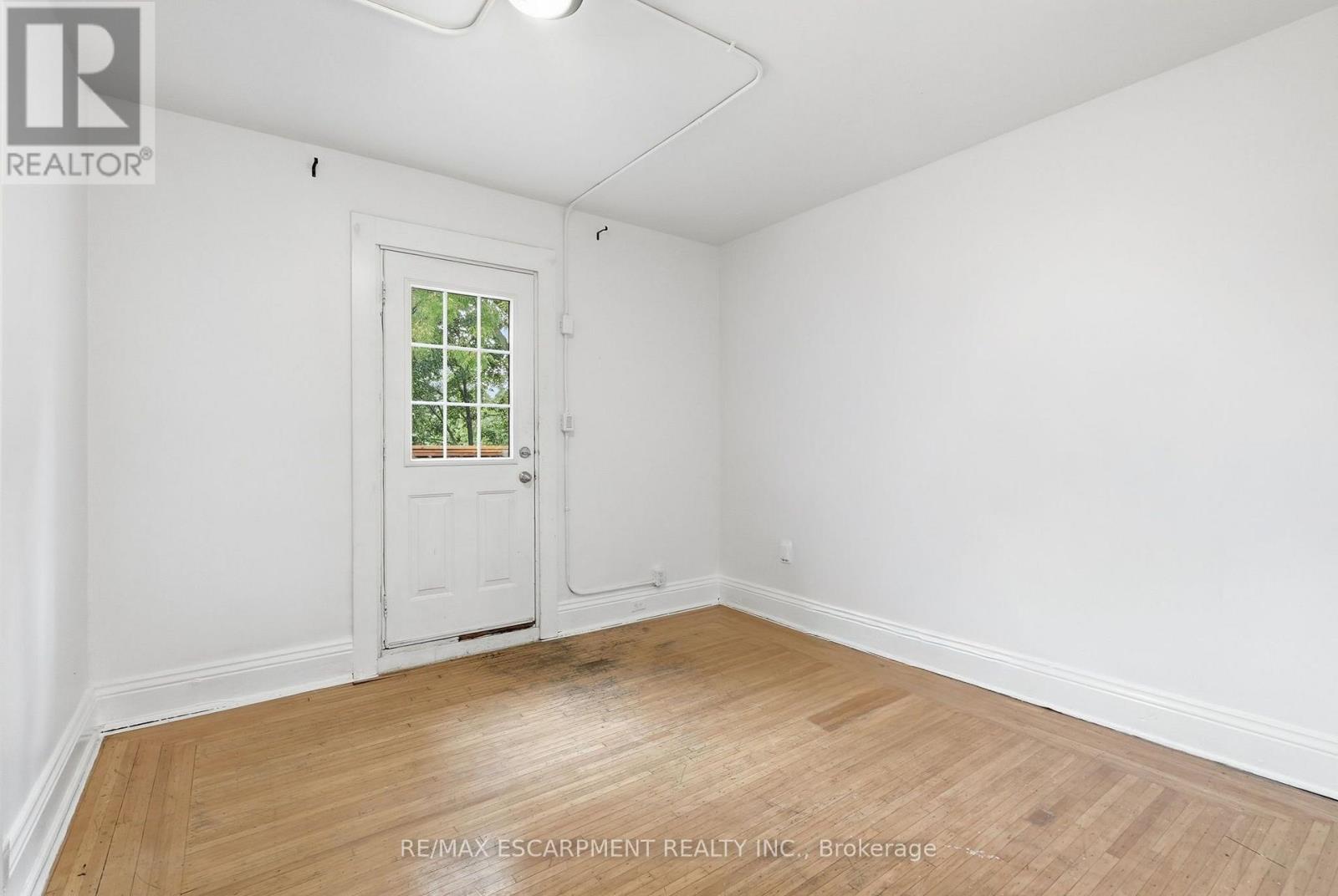 63 MELROSE AVENUE S - Image 30