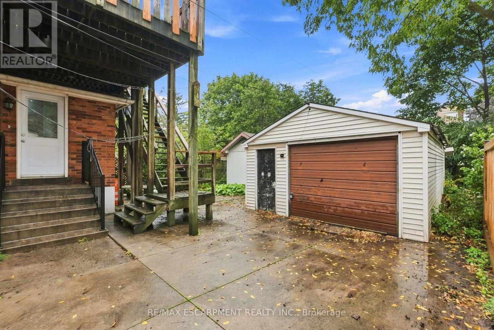 63 MELROSE AVENUE S - Image 44
