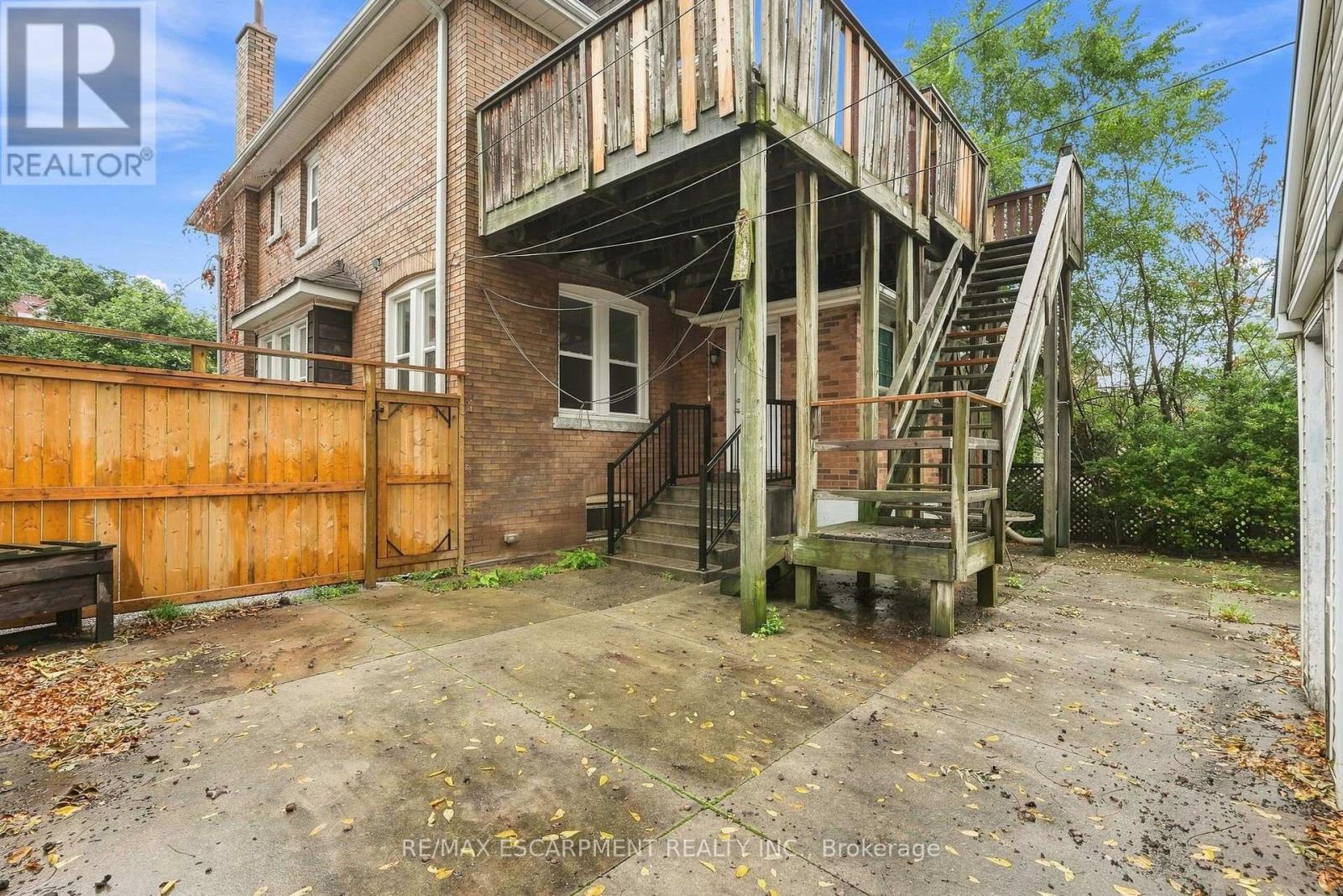 63 MELROSE AVENUE S - Image 45