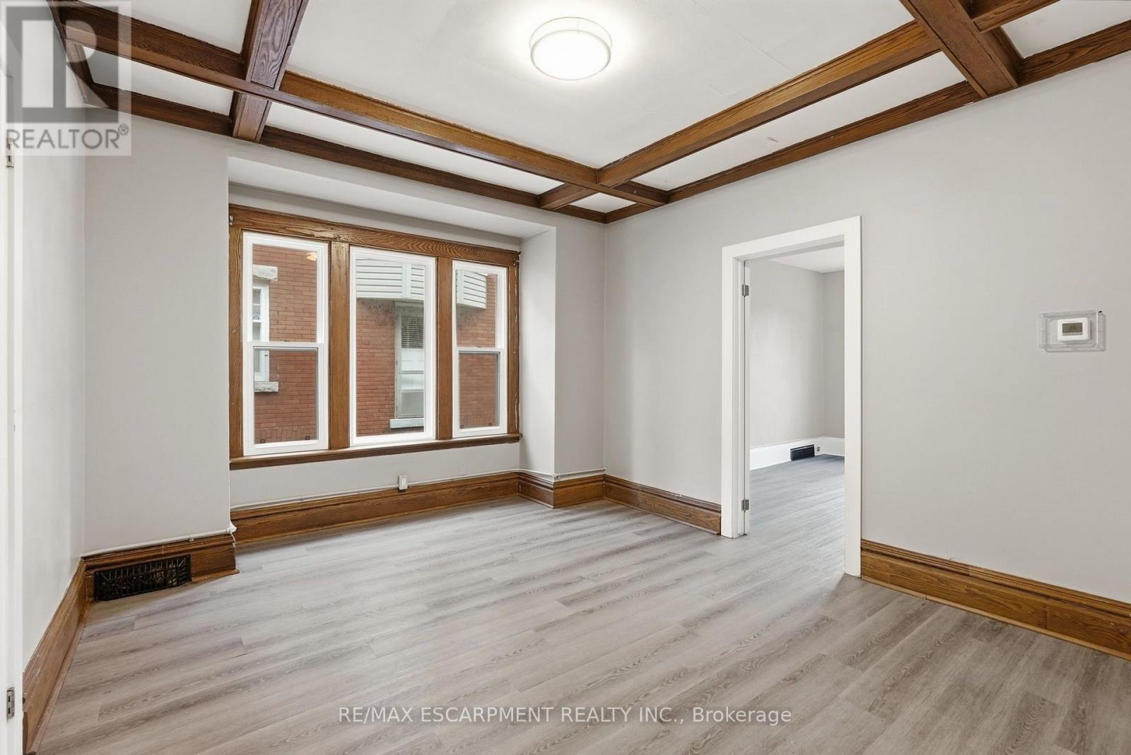 63 MELROSE AVENUE S - 6