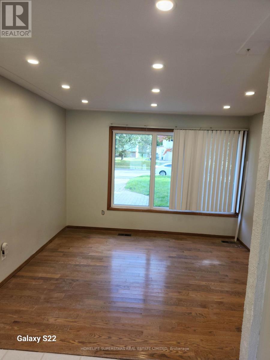 UPPER UNIT - 139 MACGREGOR CRESCENT, Waterloo — photo 4