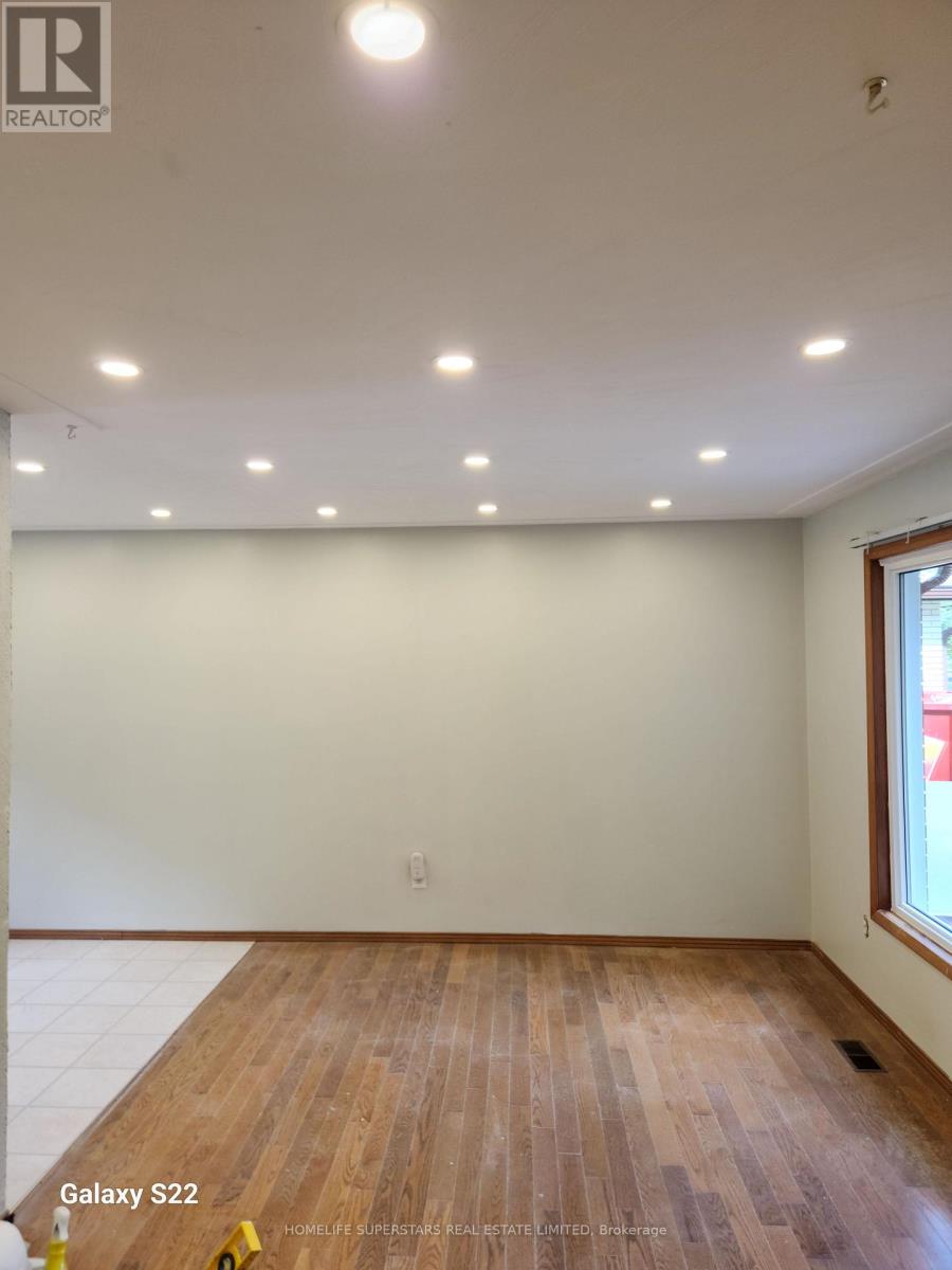 UPPER UNIT - 139 MACGREGOR CRESCENT, Waterloo — photo 6