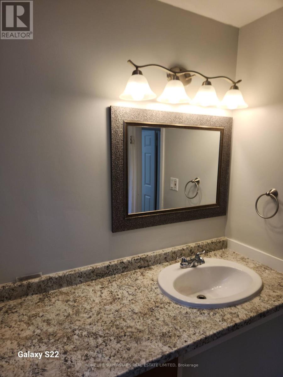 UPPER UNIT - 139 MACGREGOR CRESCENT, Waterloo — photo 8