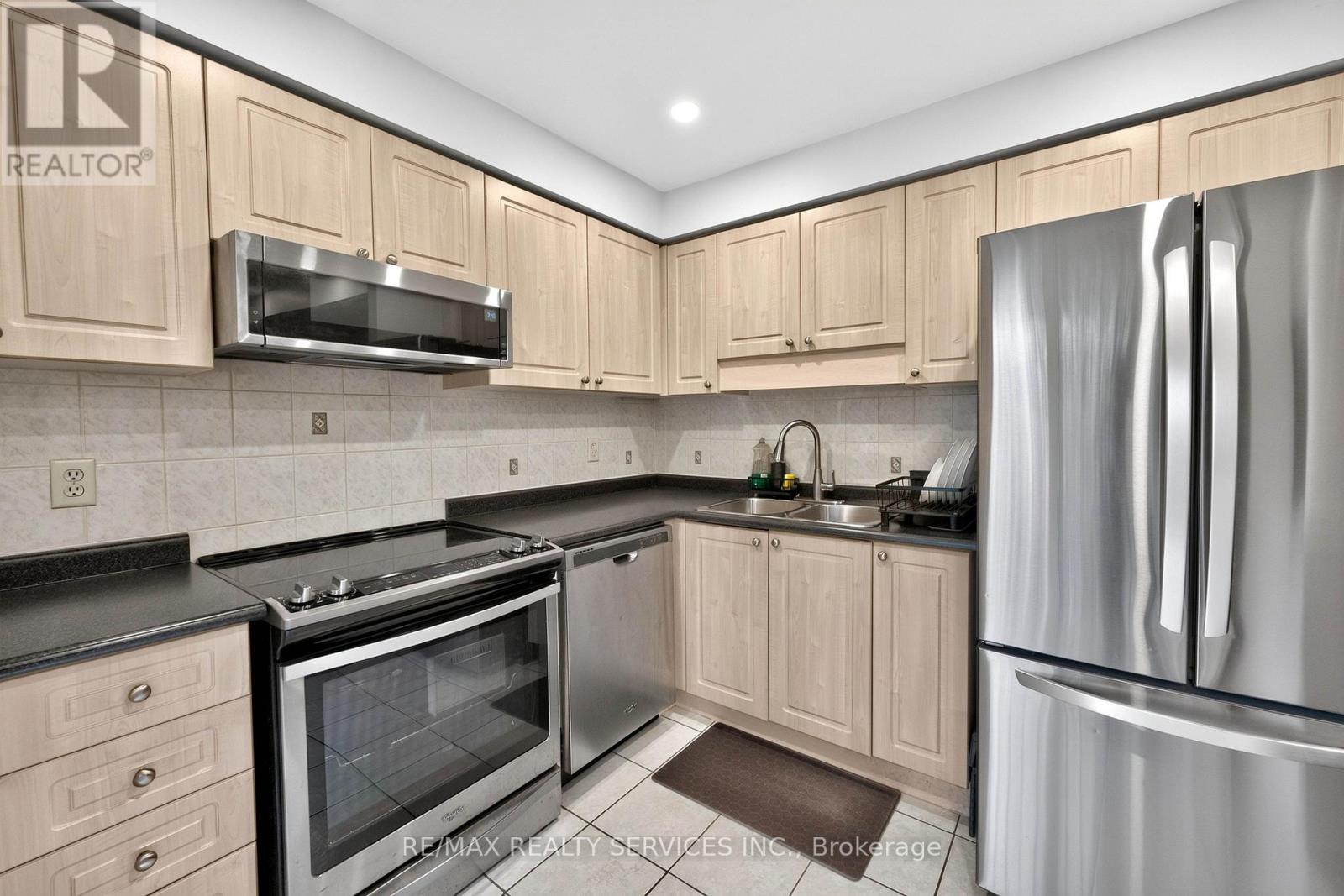 #7 1336 UPPER SHERMAN AVENUE - 18