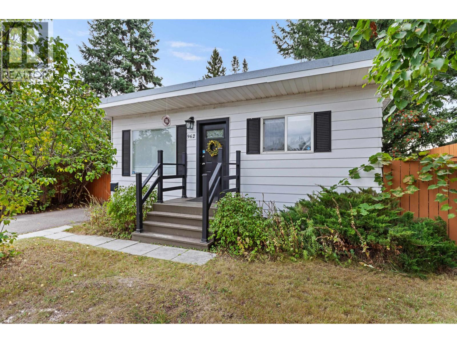 962 EWERT STREET - 1