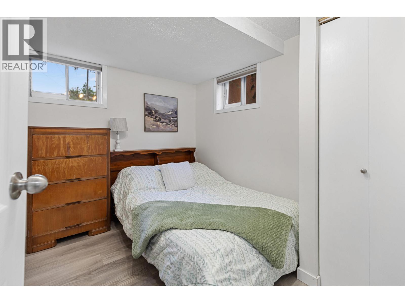 962 EWERT STREET - 22