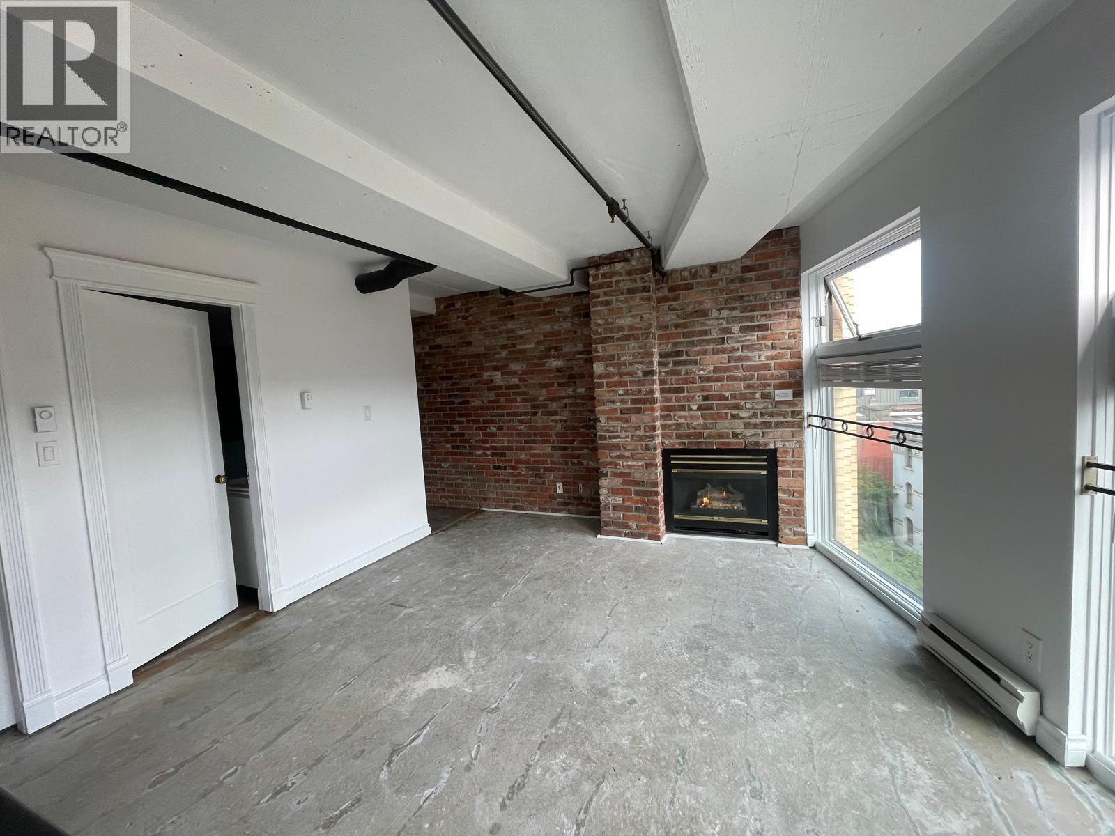 704 27 ALEXANDER STREET, Vancouver