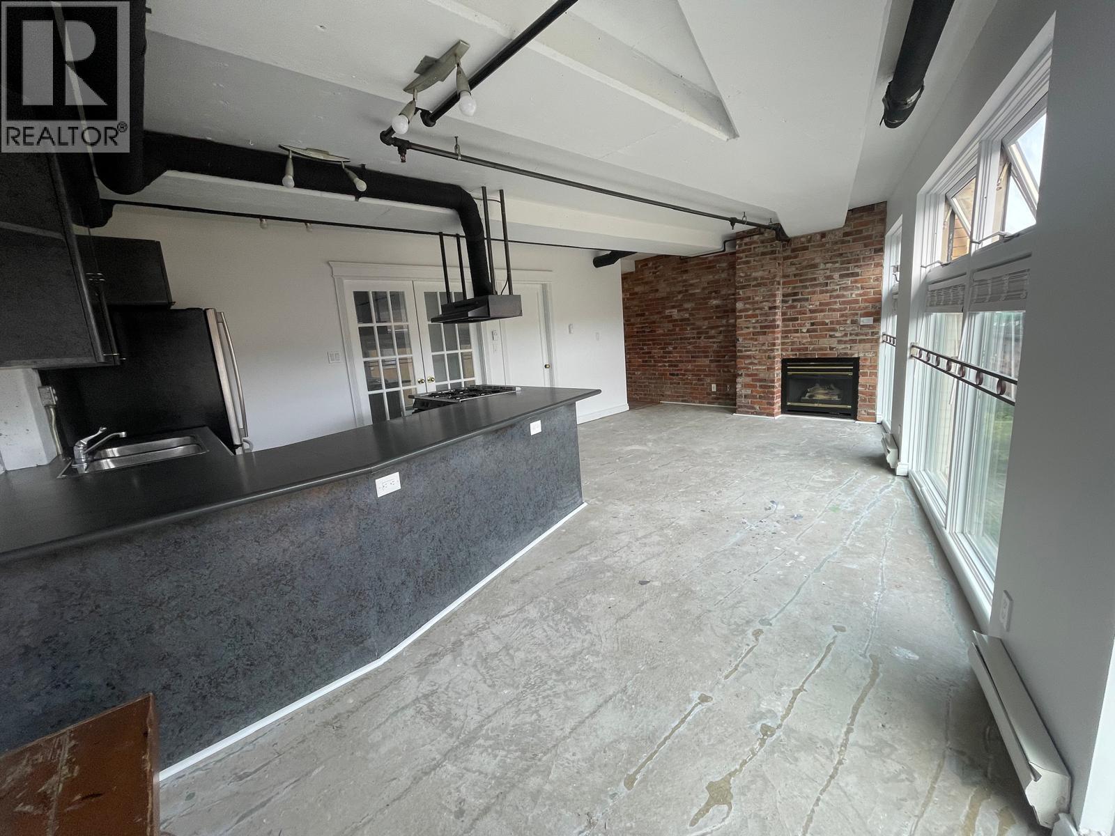 704 27 ALEXANDER STREET, Vancouver
