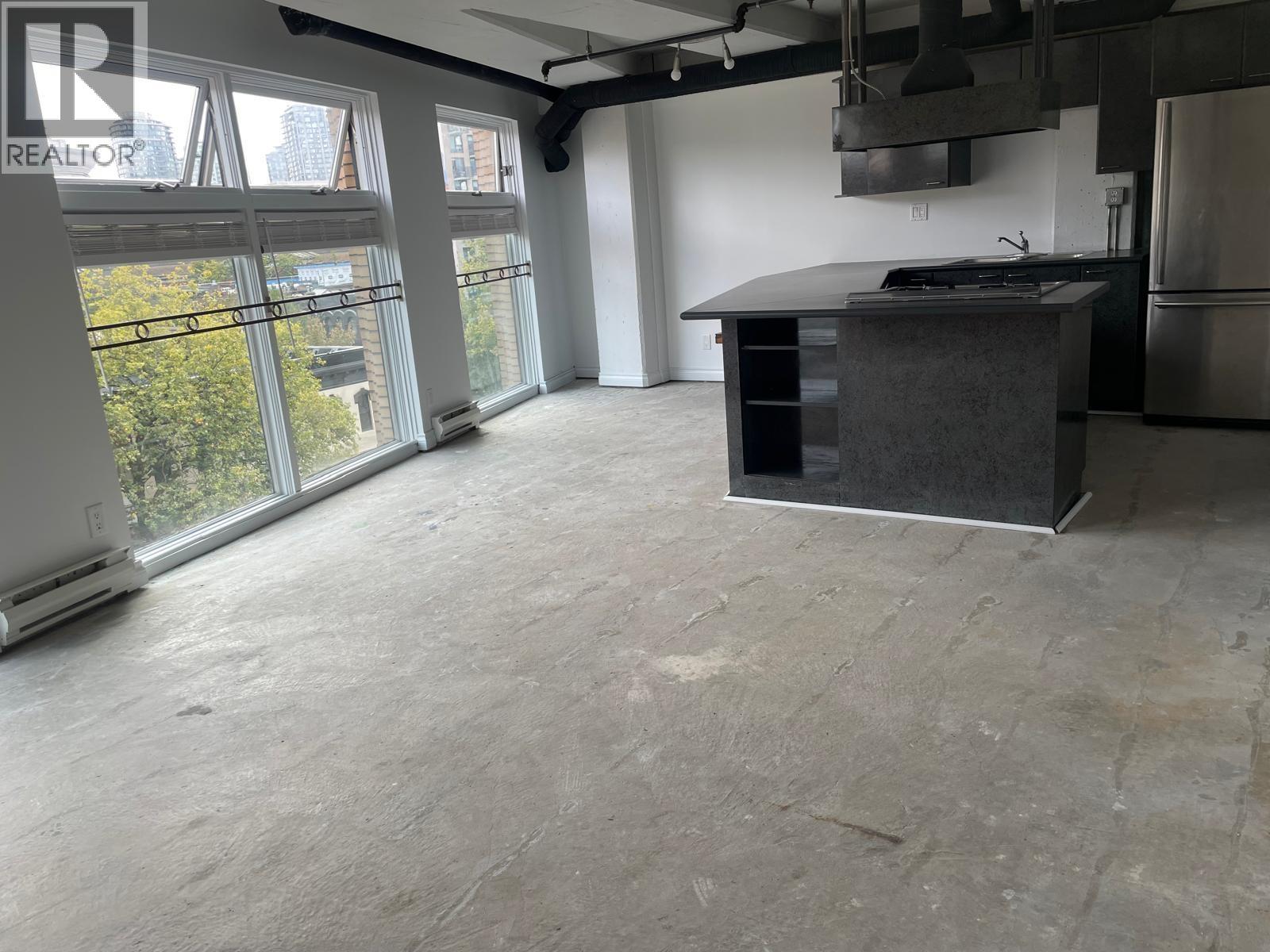 704 27 ALEXANDER STREET, Vancouver