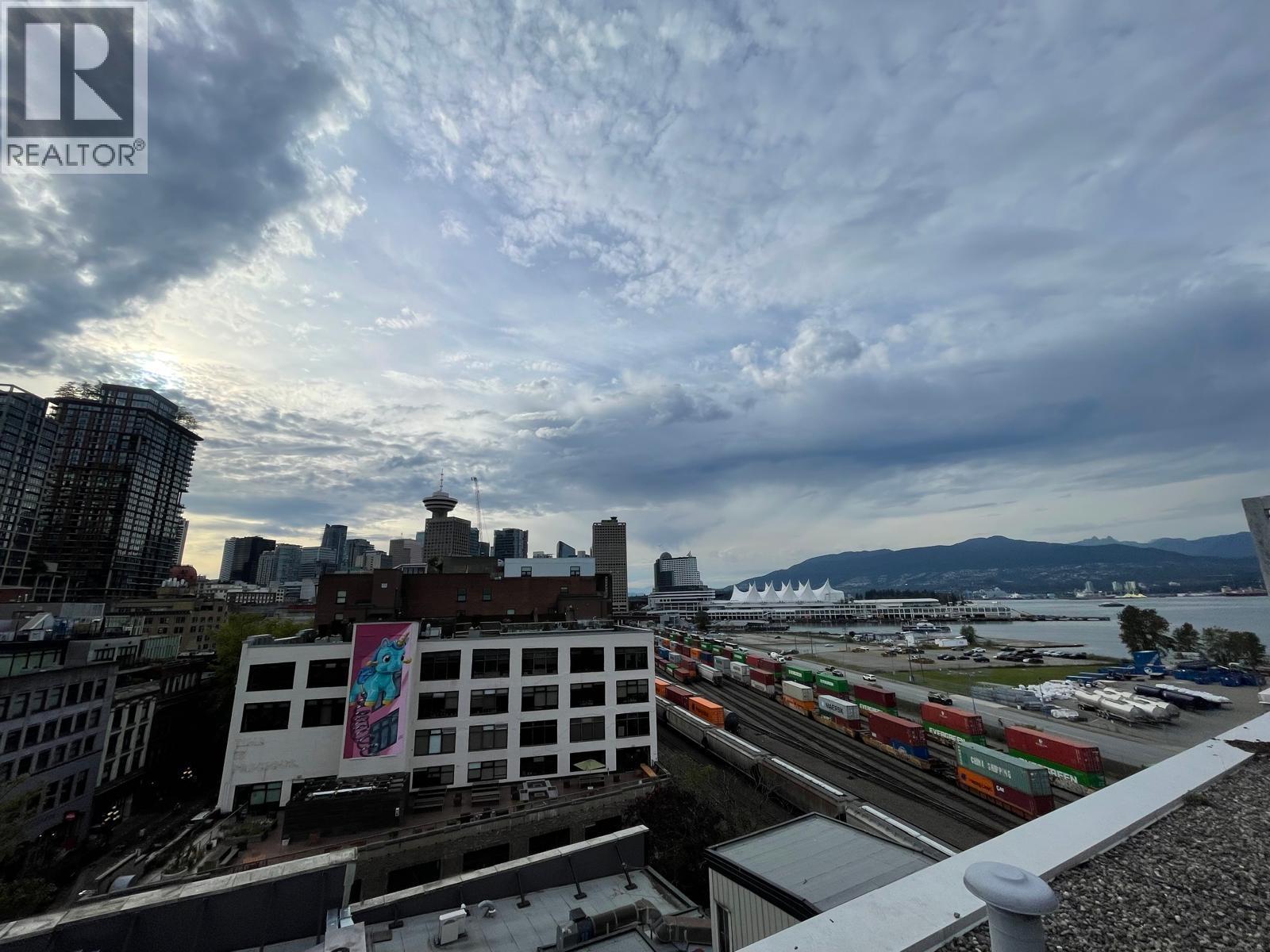 704 27 ALEXANDER STREET, Vancouver
