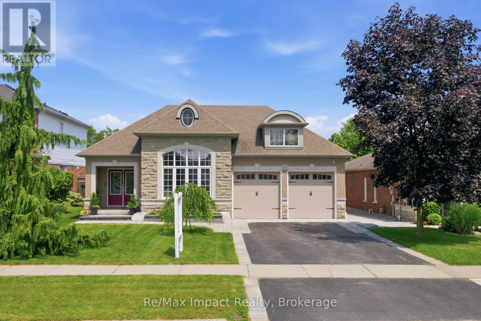 17 BRADSHAW STREET, Clarington (Bowmanville) — photo 1