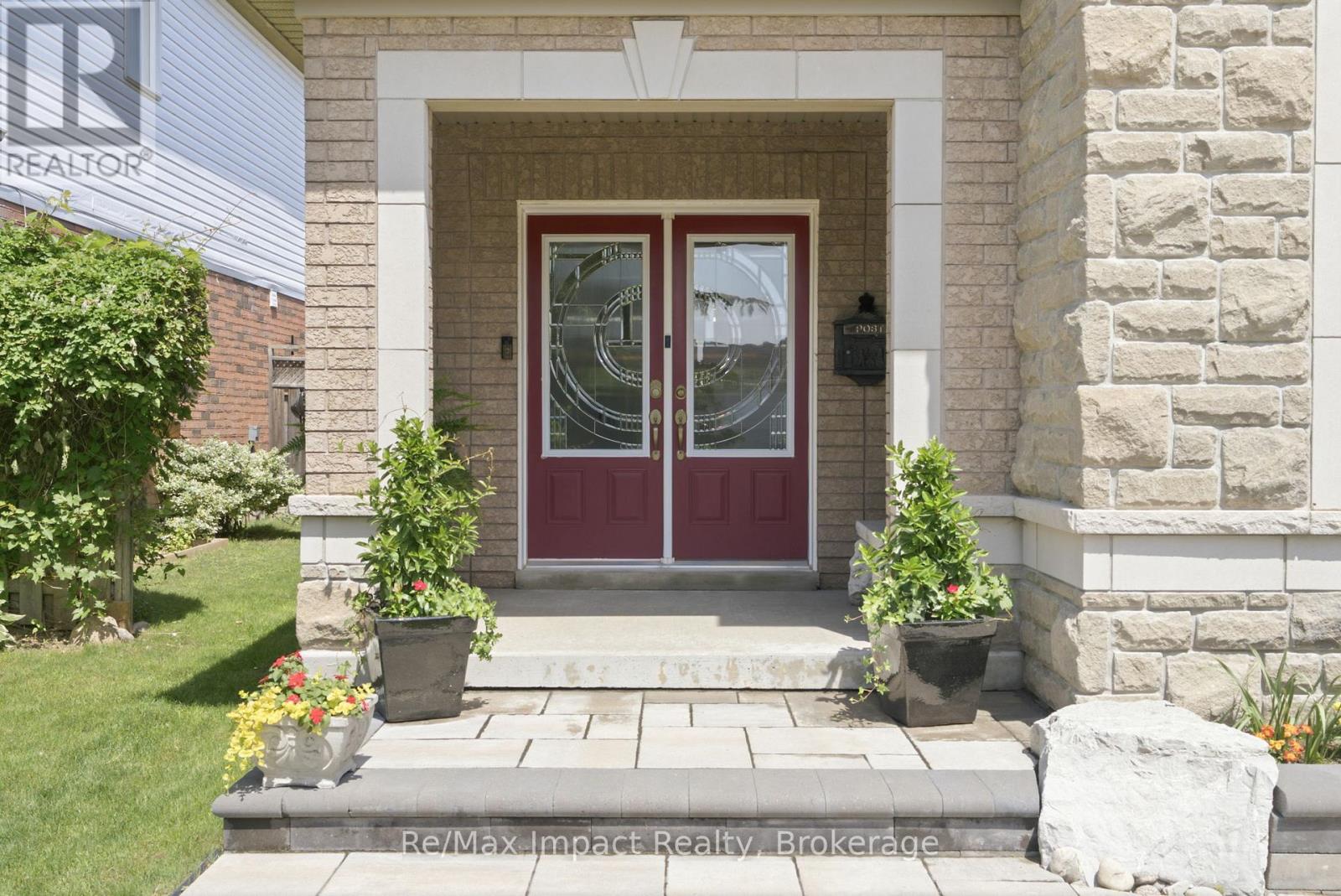 17 BRADSHAW STREET, Clarington (Bowmanville) — photo 2