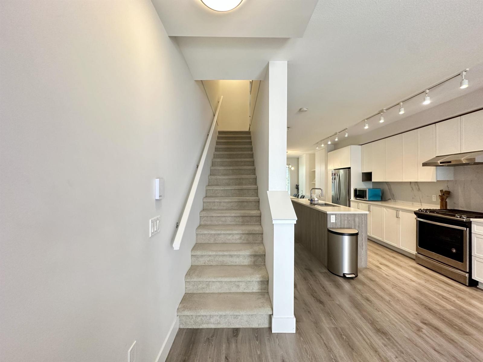 21 9688 162A STREET, Surrey