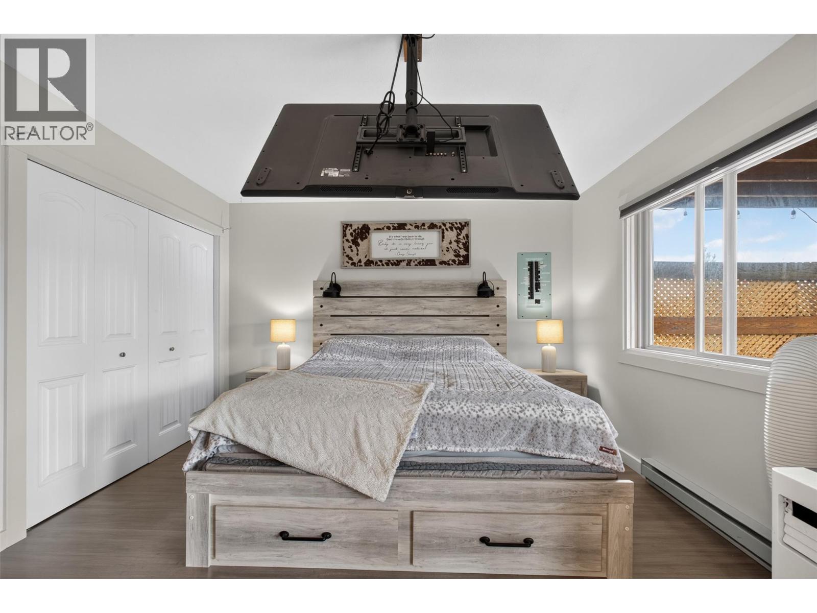 10375 Westshore Road, Vernon