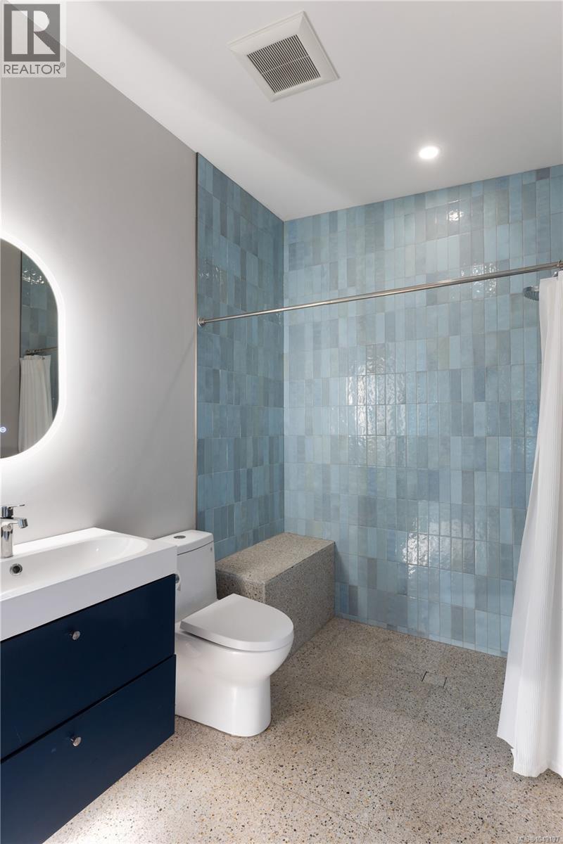 1387 St. David St - 35