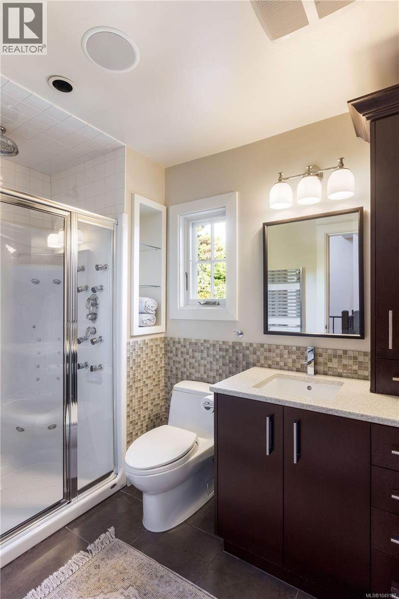 1387 St. David St - 32