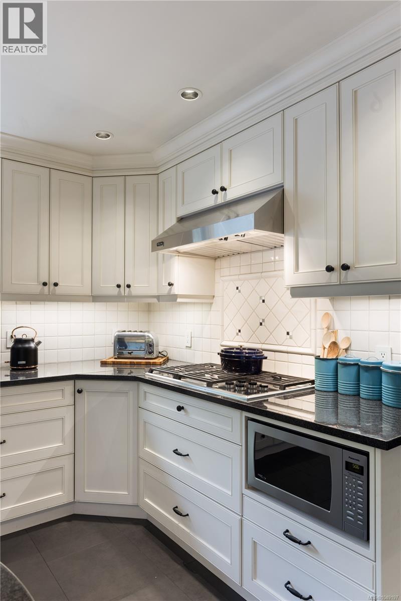 1387 St. David St - 21